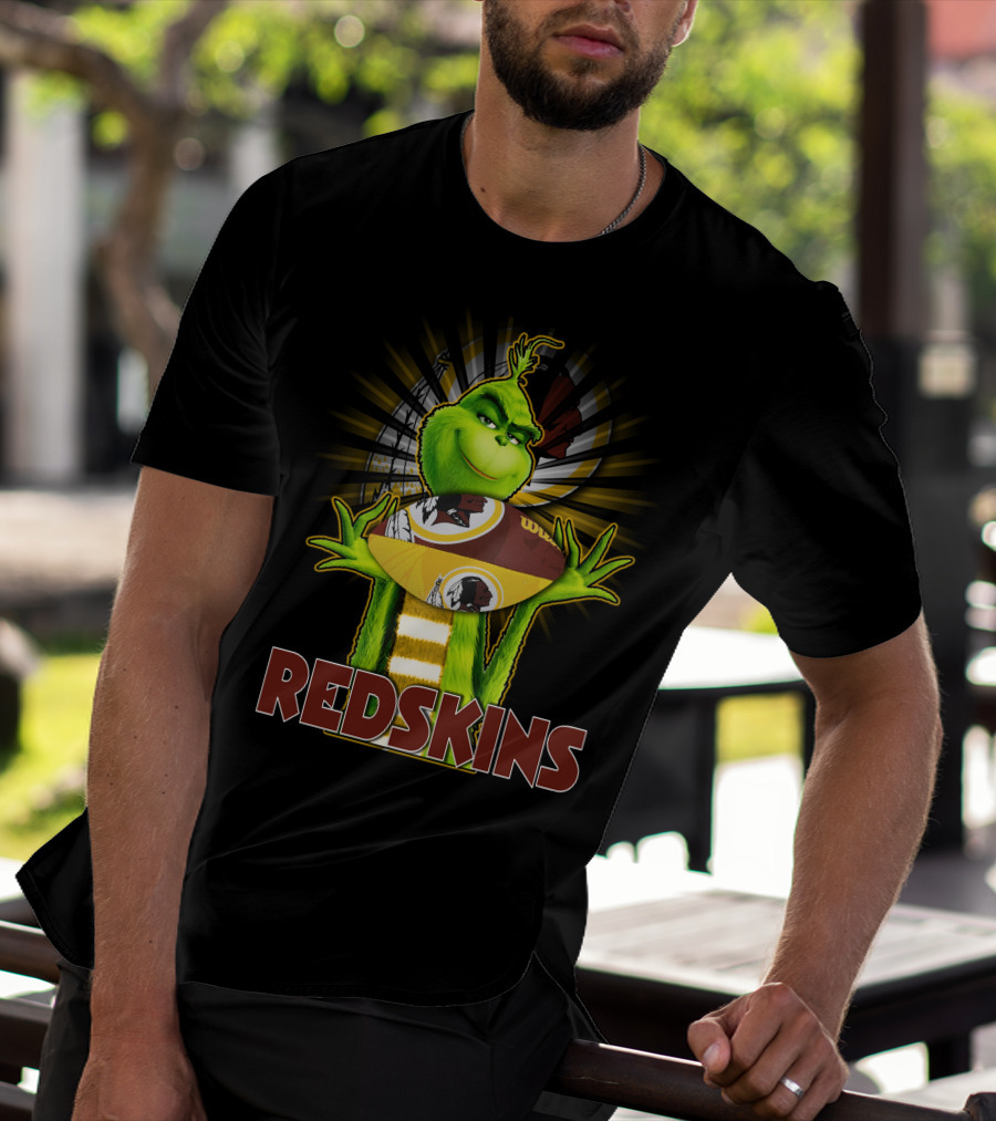 Grinch Holding Washington Redskins Football T-Shirt