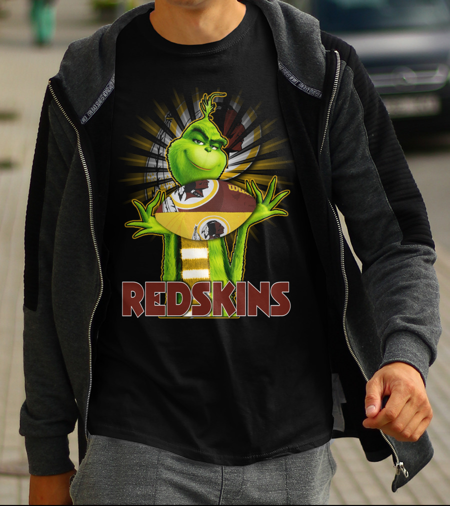 Grinch Holding Washington Redskins Football T-Shirt