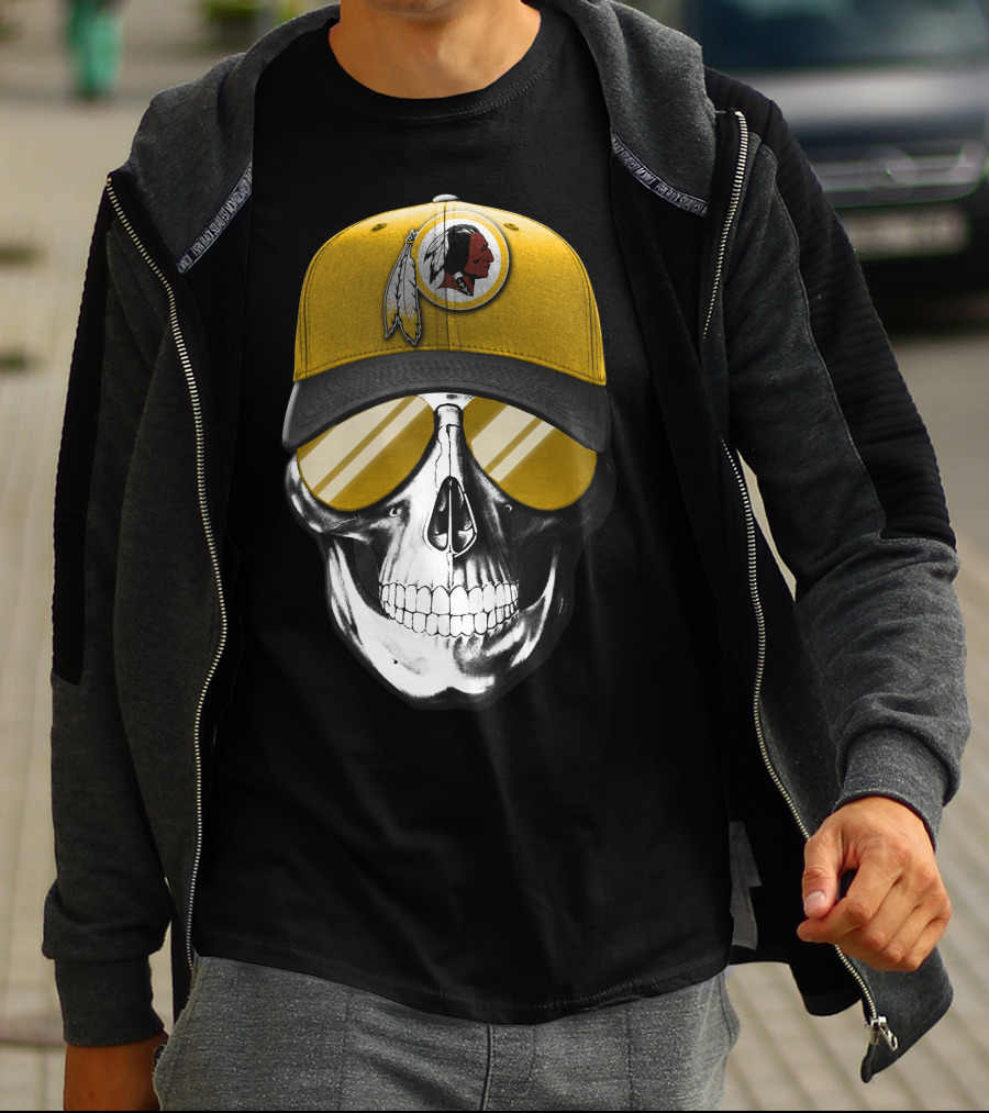 Skull V7 Washington Redskins Hat And Sunglasses T-Shirt
