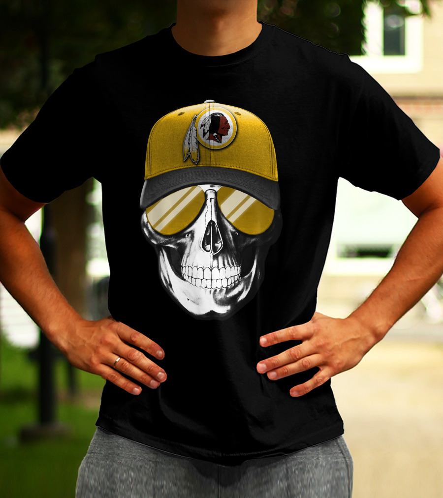 Skull V7 Washington Redskins Hat And Sunglasses T-Shirt