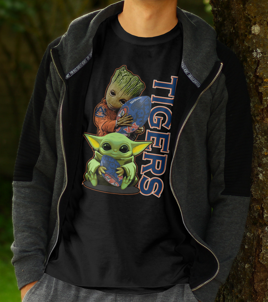 Grzd Auburn Tigers Baby Yoda And Groot Football T-Shirt