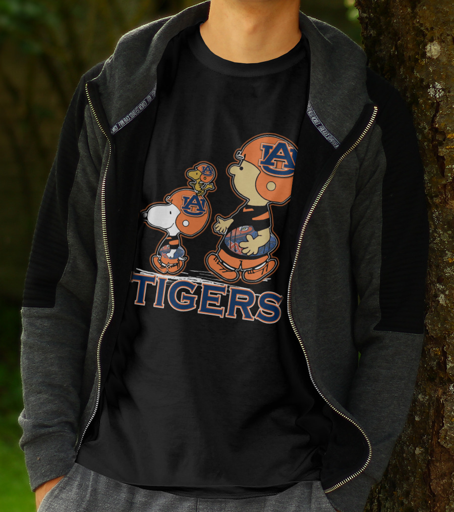 Snpfootball Auburn Tigers Peanuts Characters T-Shirt