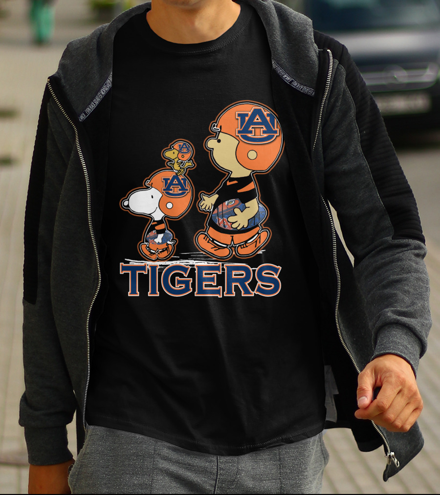 Snpfootball Auburn Tigers Peanuts Characters T-Shirt