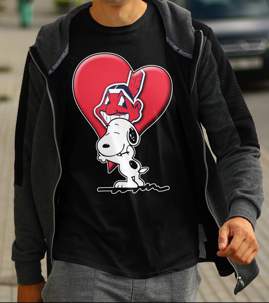 Snoopy Hugging Cleveland Indians Logo Heart T-Shirt