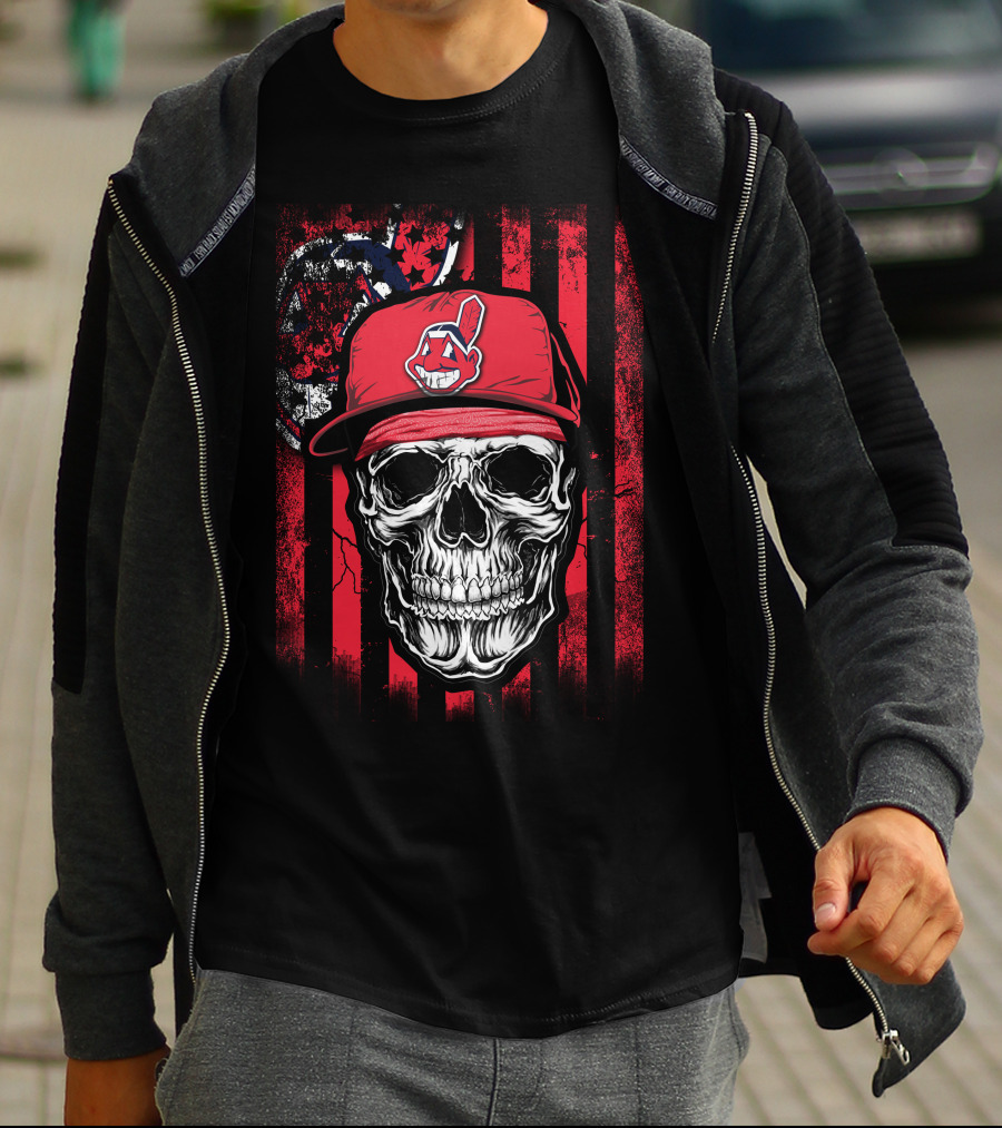 Cleveland Indians Skull With Red Cap And Grunge Stripes T-Shirt