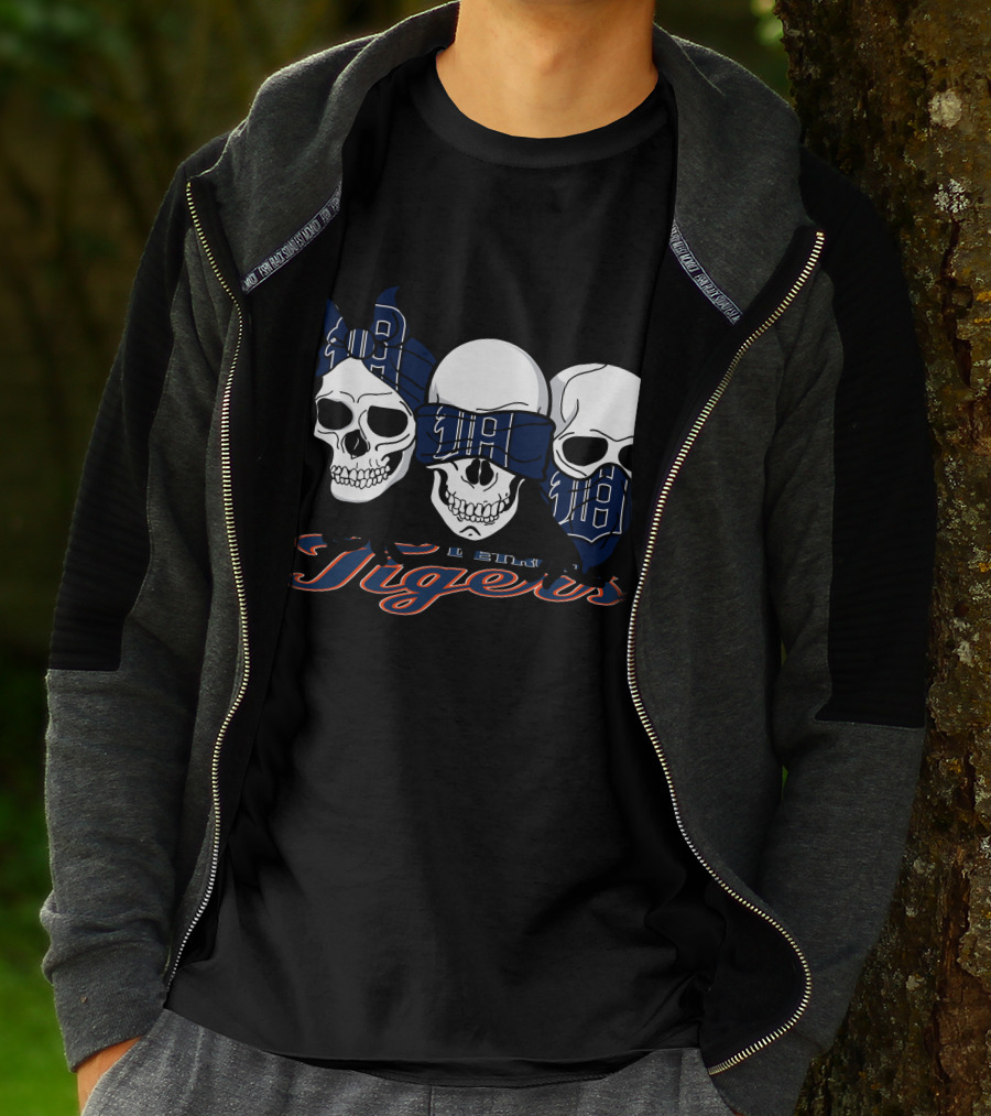 Detroit Tigers 3 Skull Pattern With Bandanas And Typography T-Shirt
