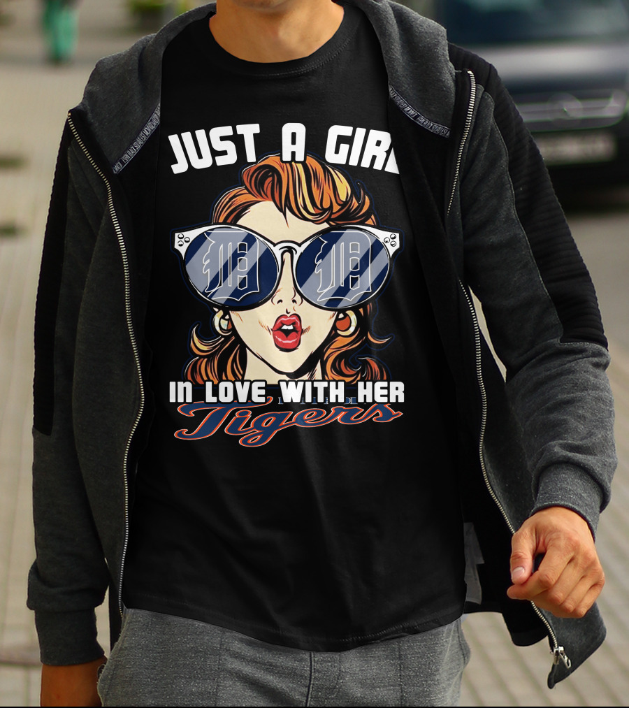 Just A Girl In Love With Her Detroit Tigers T-Shirt