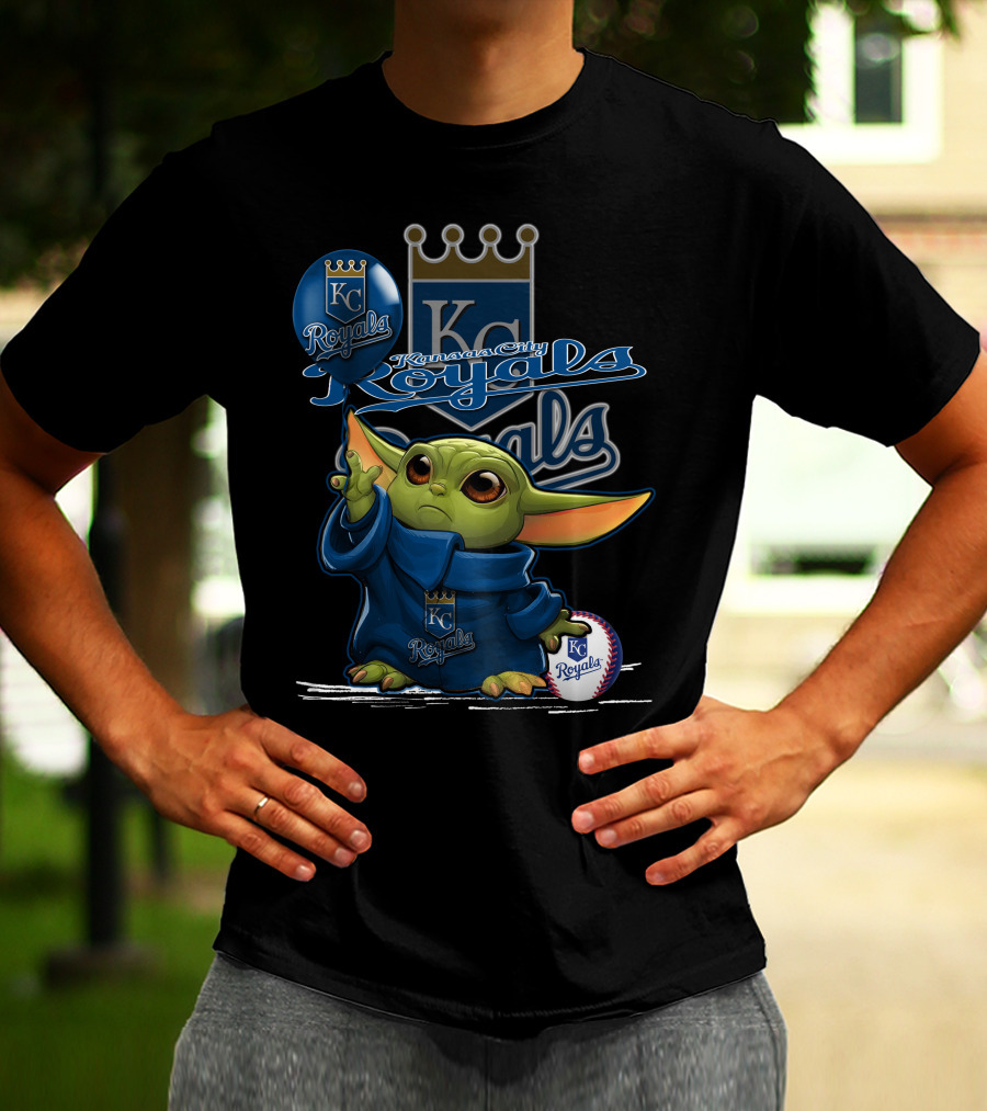 Yoda Kansas City Royals Holding KC Ball And Balloon T-Shirt