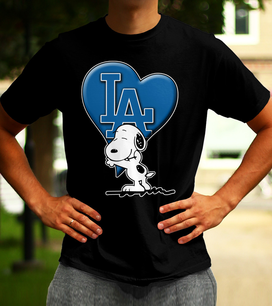 Snoopy Hugging La Dodgers Heart Snp V1 Los Angeles Dodgers T-Shirt