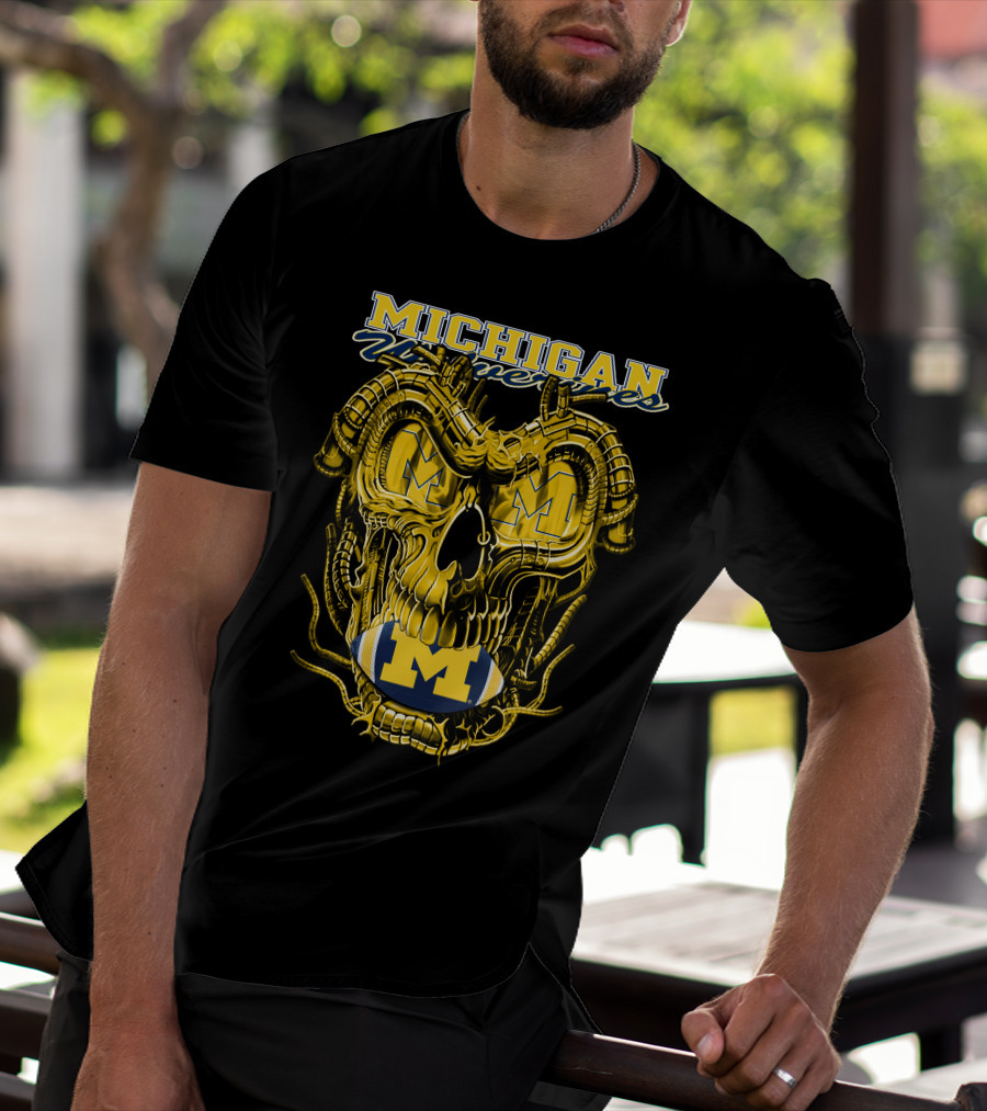Dragonskull Michigan Wolverines M Football Skull T-Shirt