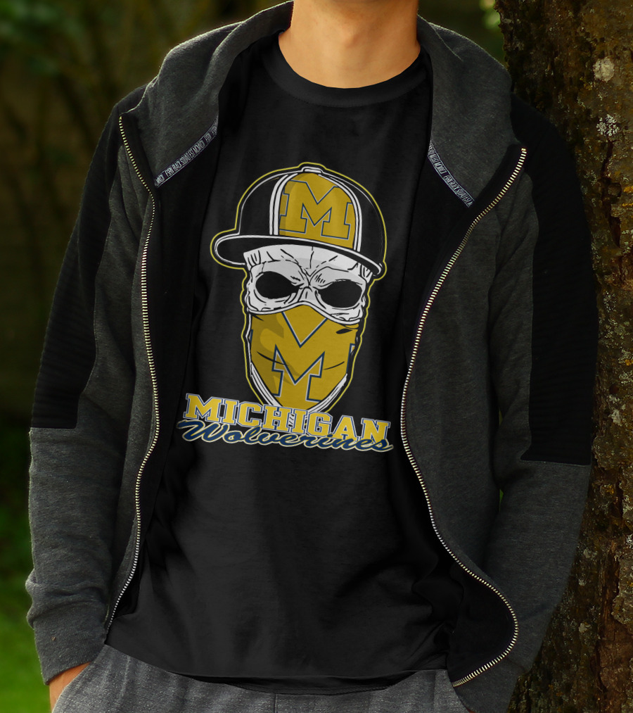 Michigan Wolverines Skull Hat M T-Shirt