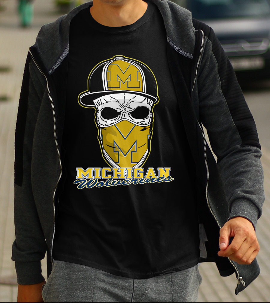 Michigan Wolverines Skull Hat M T-Shirt
