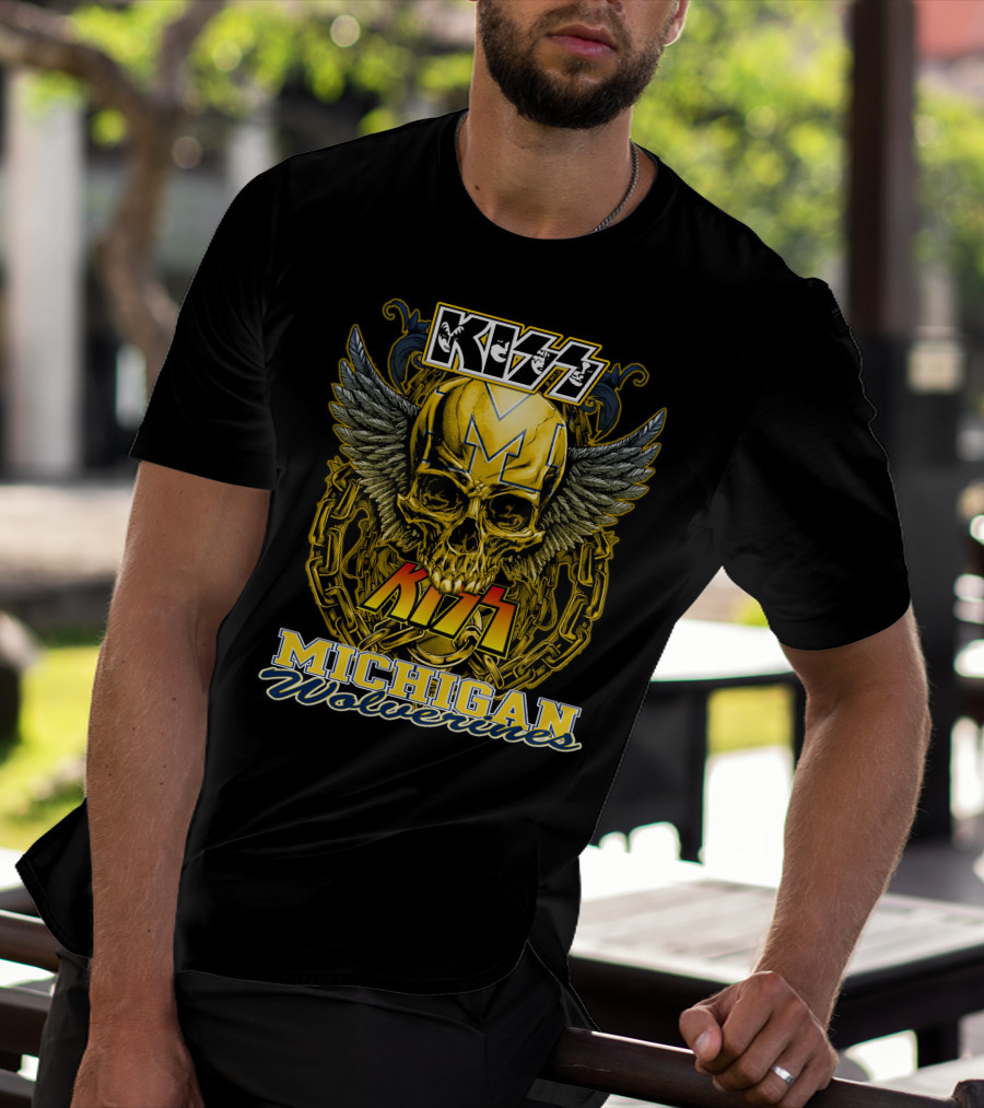Kiss Michigan Wolverines Skull With Wings And Chains T-Shirt