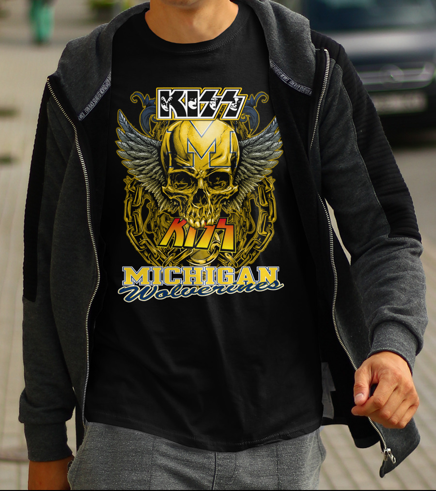 Kiss Michigan Wolverines Skull With Wings And Chains T-Shirt