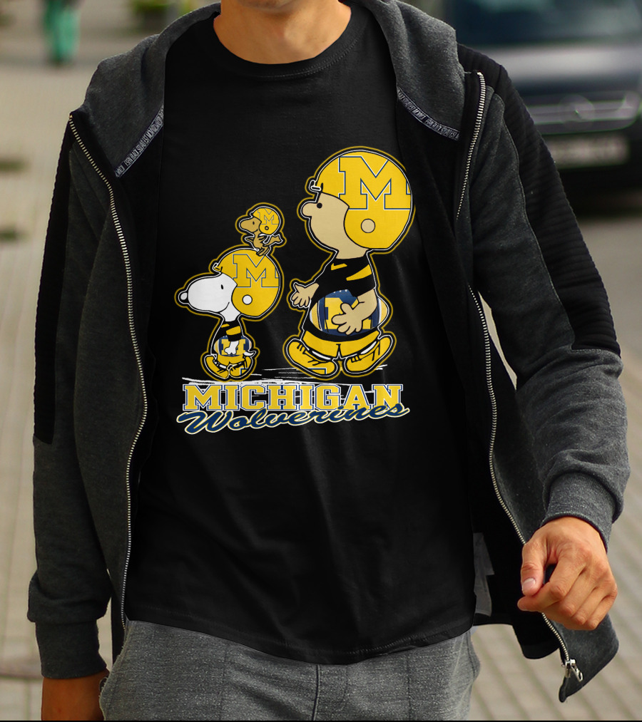 Snpfootball Michigan Wolverines Peanuts Characters Charlie Brown Snoopy Woodstock T-Shirt