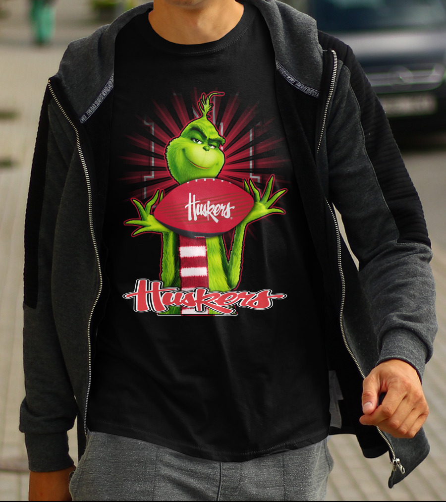 Grinch Holding Huskers Football Nebraska Cornhuskers T-Shirt