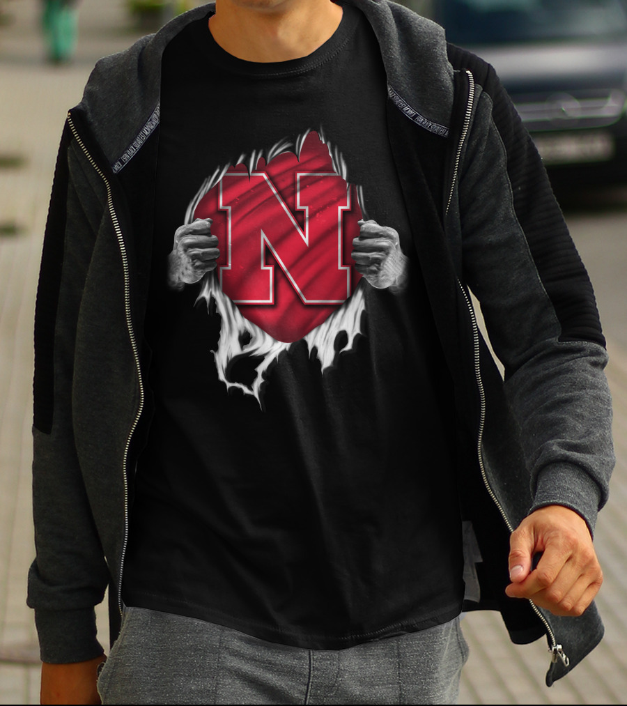 Nebraska Cornhuskers Bold N Icon Torn Peeling Effect T-Shirt