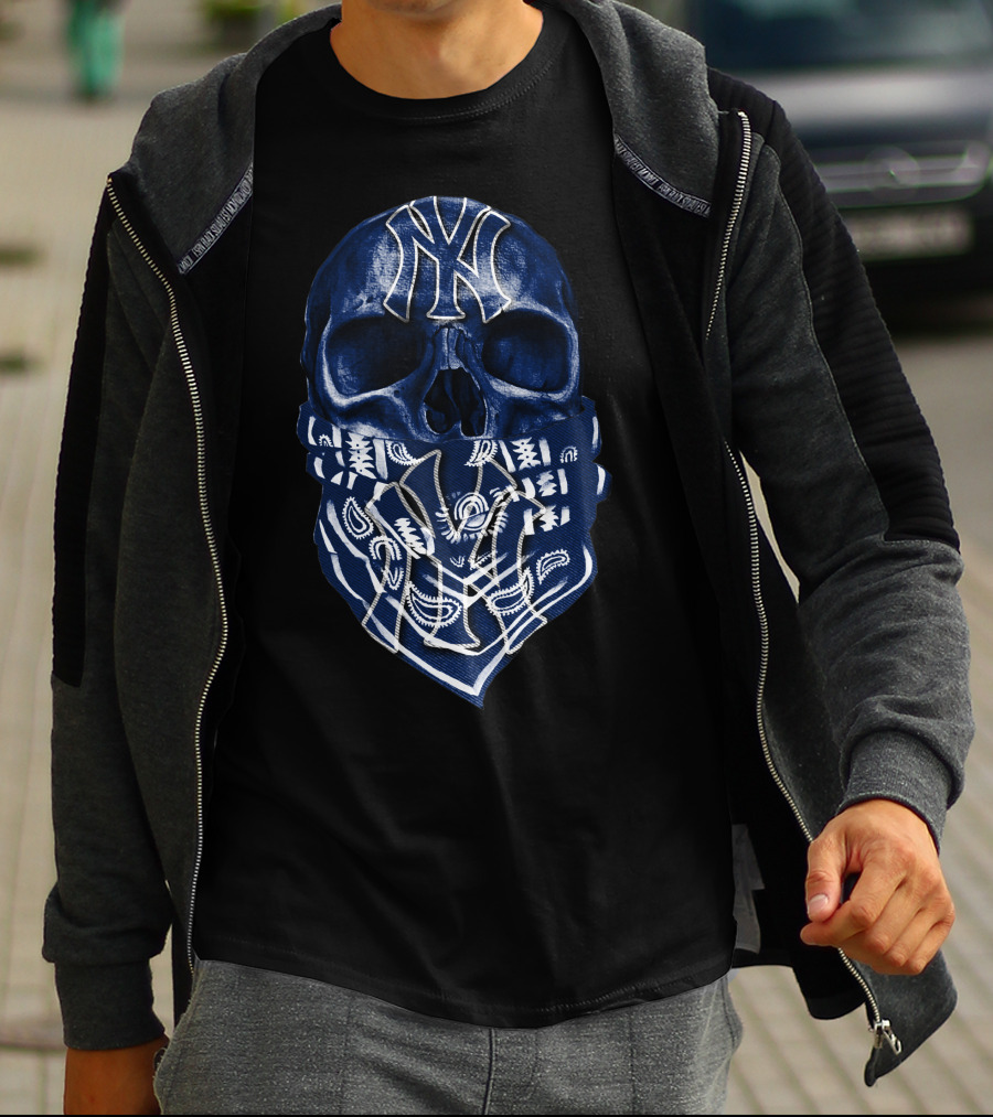 Skull With Bandana New York Yankees T-Shirt