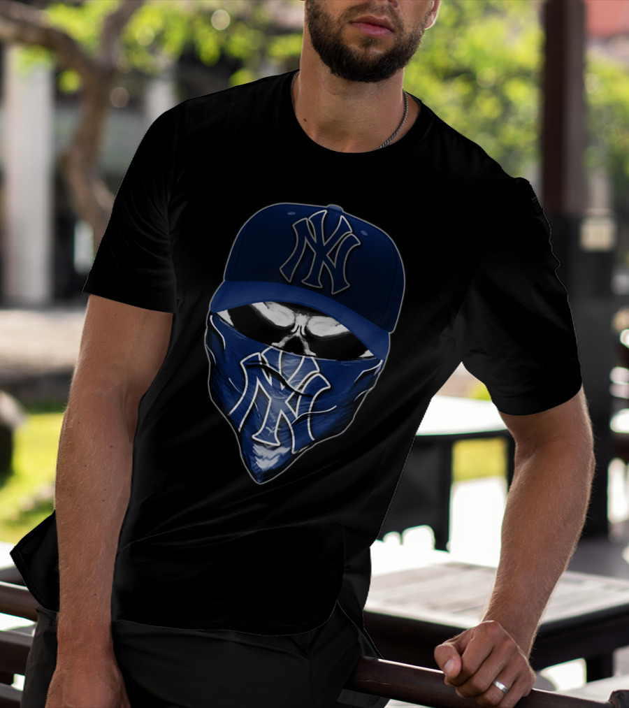 New York Yankees Skull Bandana And Hat T-Shirt