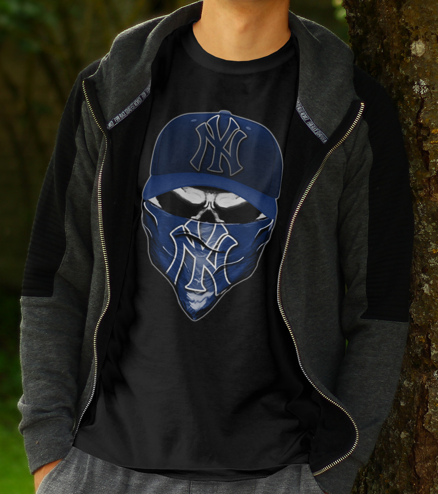 New York Yankees Skull Bandana And Hat T-Shirt