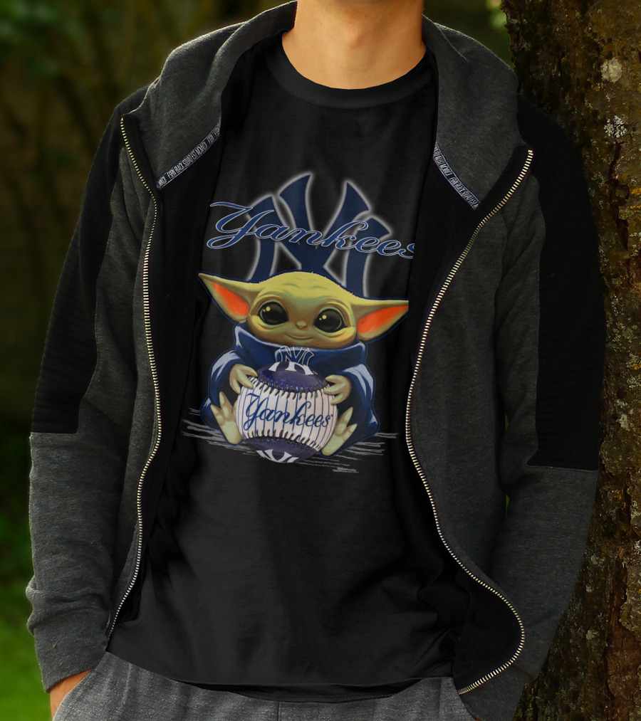 Yankees Baby Yoda Holding New York Yankees Baseball T-Shirt