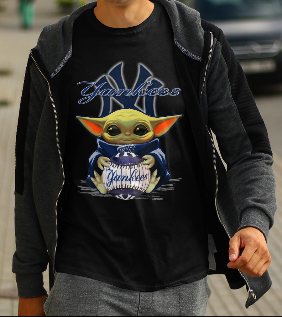 Yankees Baby Yoda Holding New York Yankees Baseball T-Shirt
