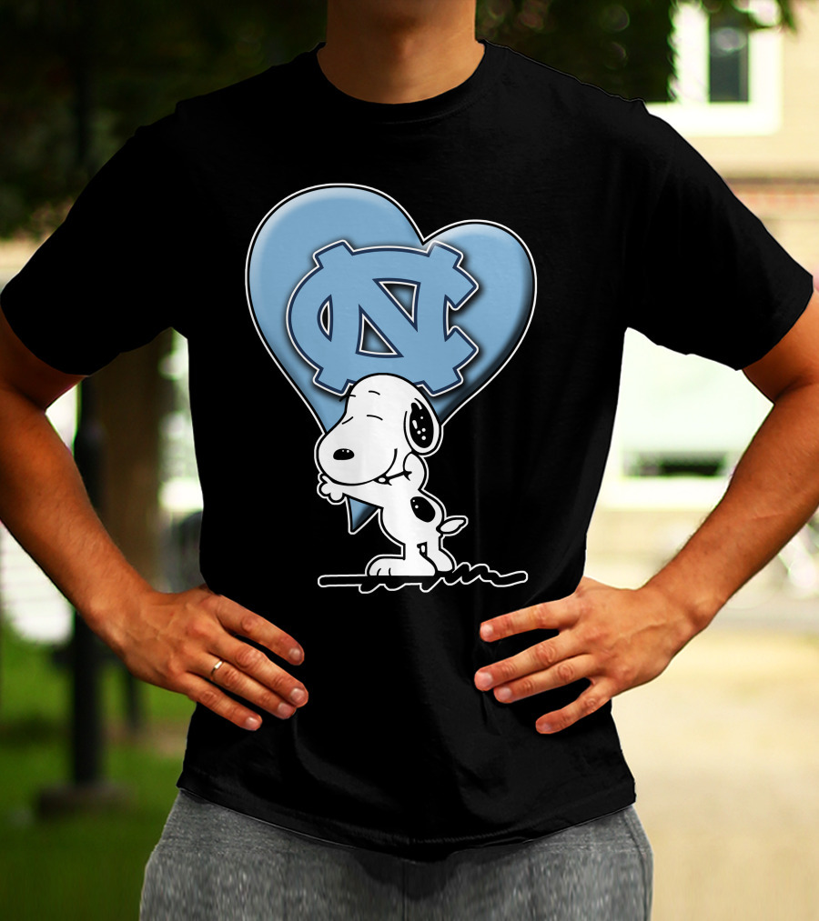 Snoopy Hugging North Carolina Tar Heels Logo Heart T-Shirt