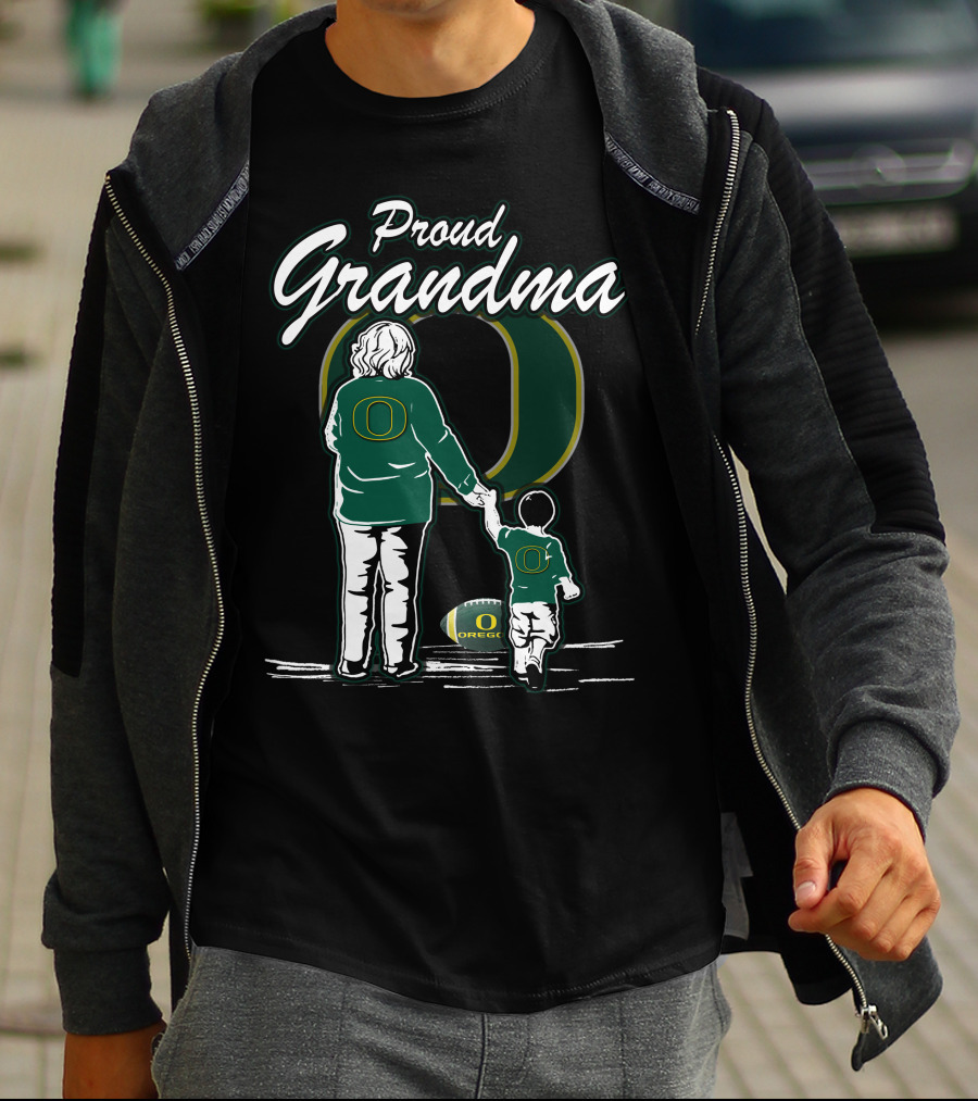 Proud Grandma Oregon Ducks Football Family T-Shirt