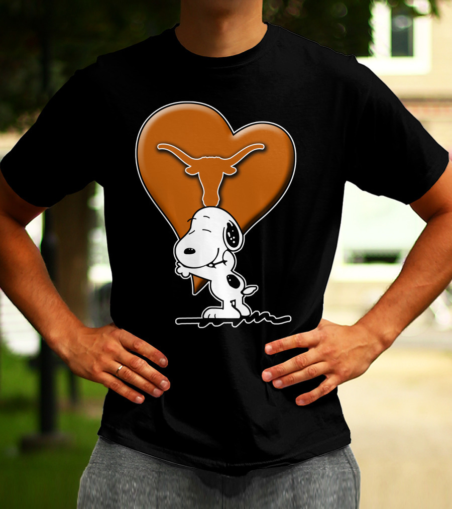 Snoopy Love Texas Longhorns Heart Snoopy Hug T-Shirt