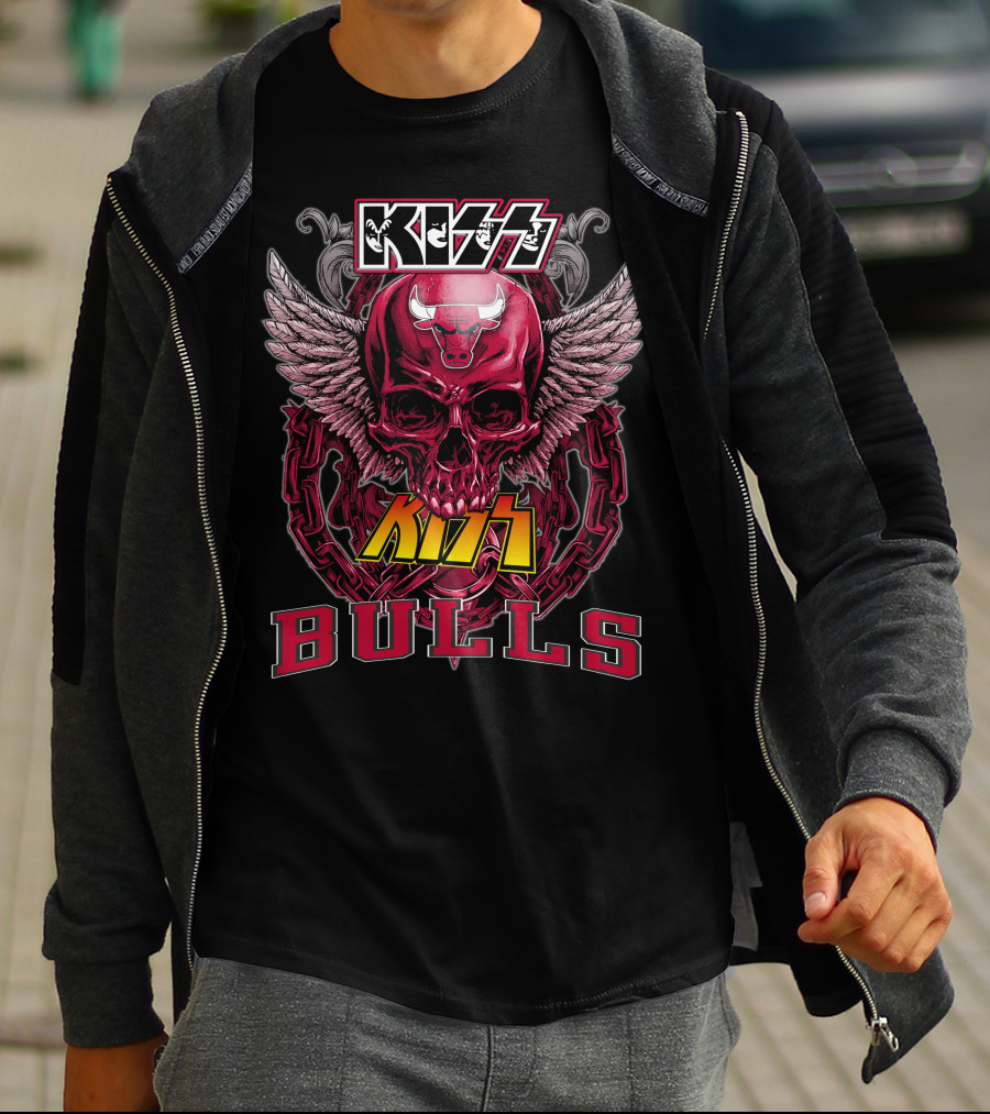 Kiss Chicago Bulls Skull Wings Chain T-Shirt