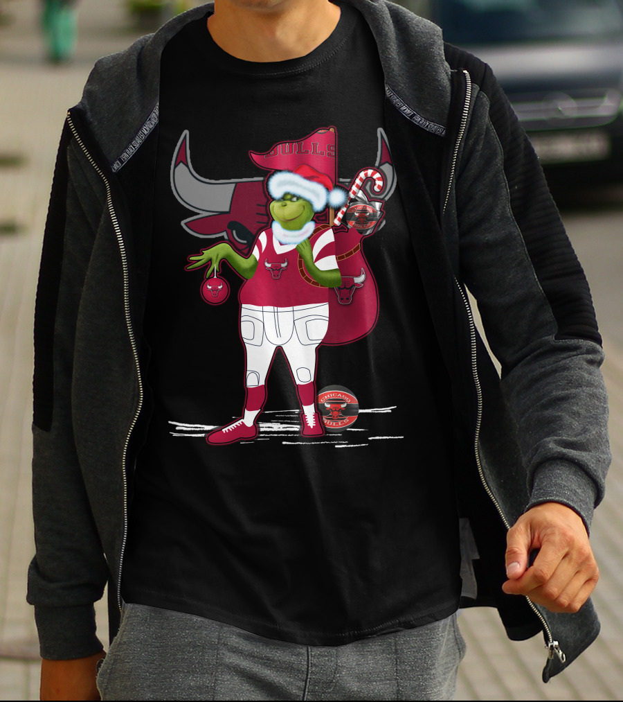 Grinchxmas Chicago Bulls Holiday Character With Santa Hat And Candy Cane T-Shirt