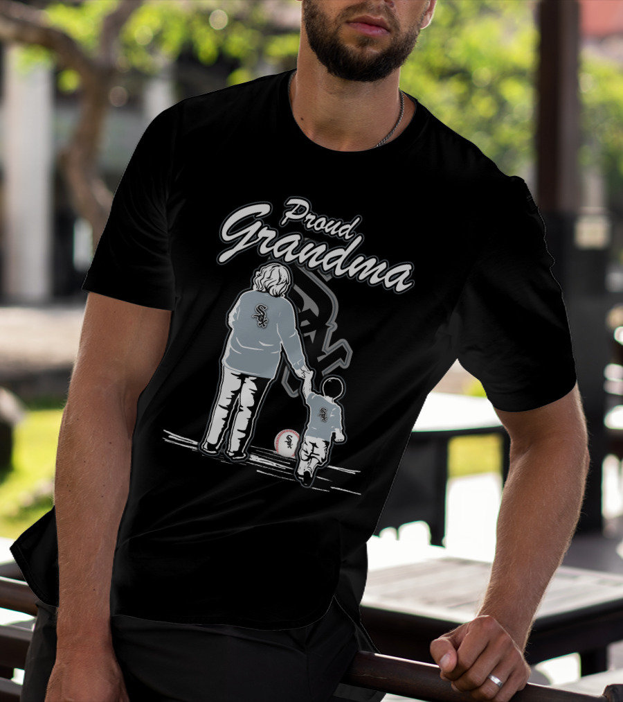Proud Grandma Chicago White Sox T-Shirt