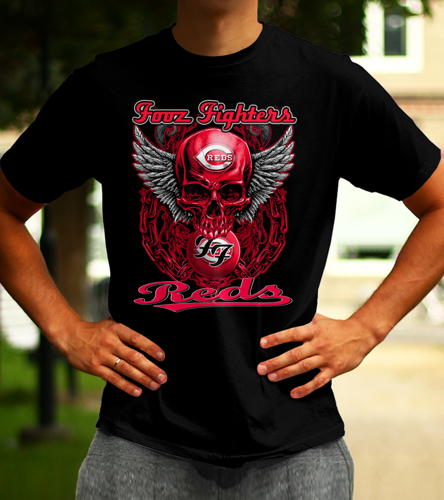 Fooz Fighters Reds Skull With Wings And Chains T-Shirt