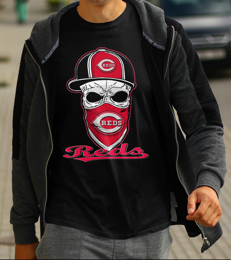 Reds Skull Hat Cincinnati Reds T-Shirt
