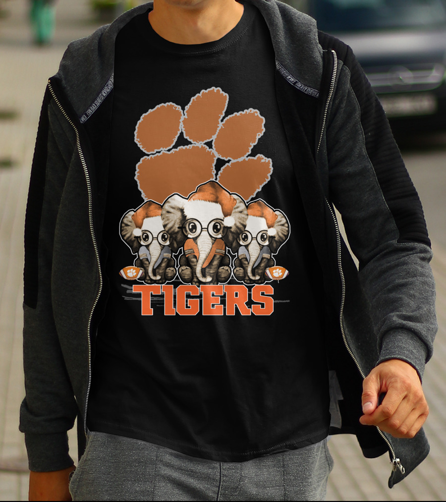 Clemson Tigers Christmas Elephants In Santa Hats With Paw Prints T-Shirt