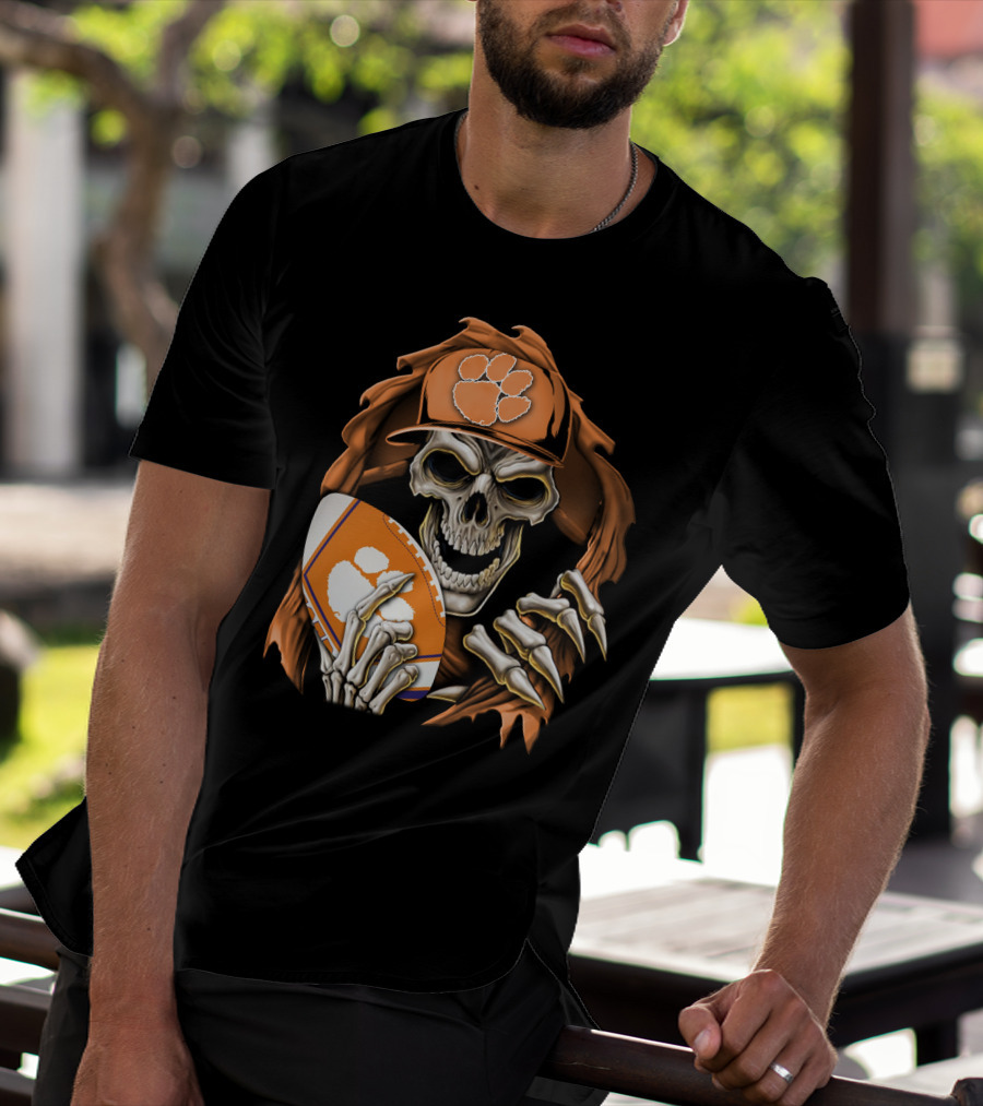 Skullbong Clemson Tigers Skeleton In Hat Holding Football T-Shirt