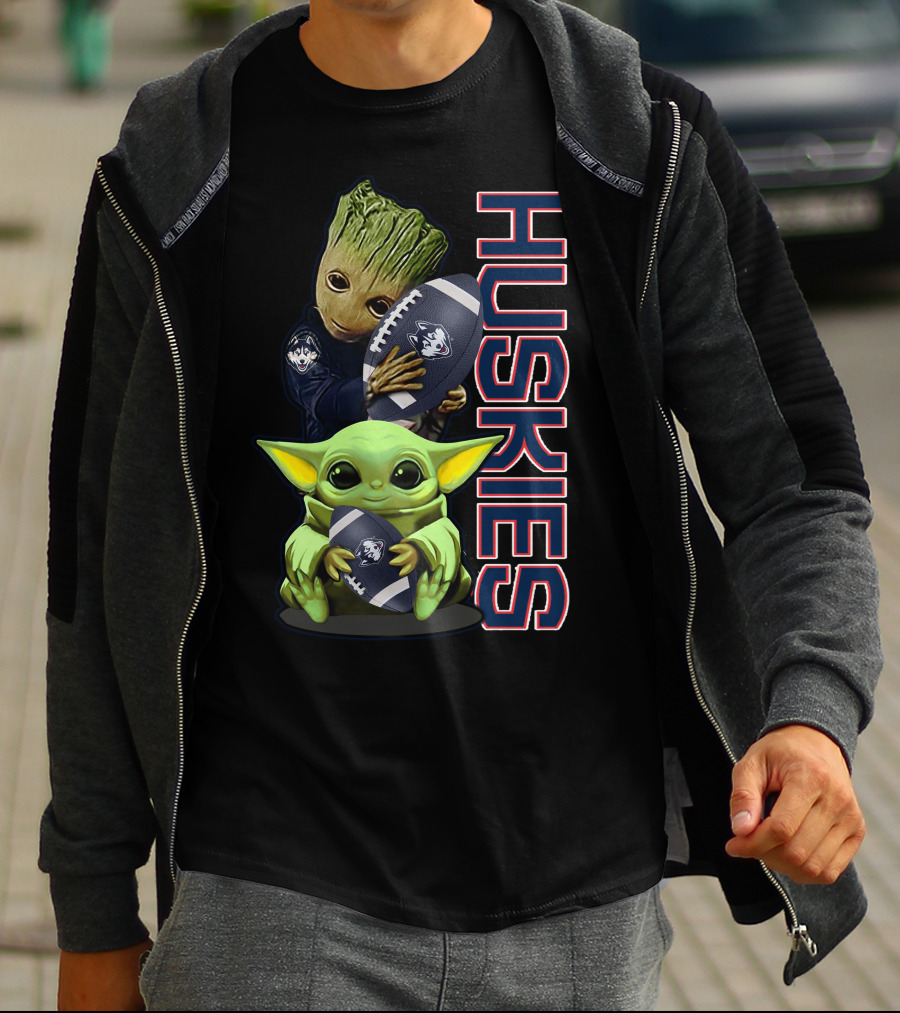 Grzd Connecticut Huskies Groot And Baby Yoda Football Team Spirit T-Shirt
