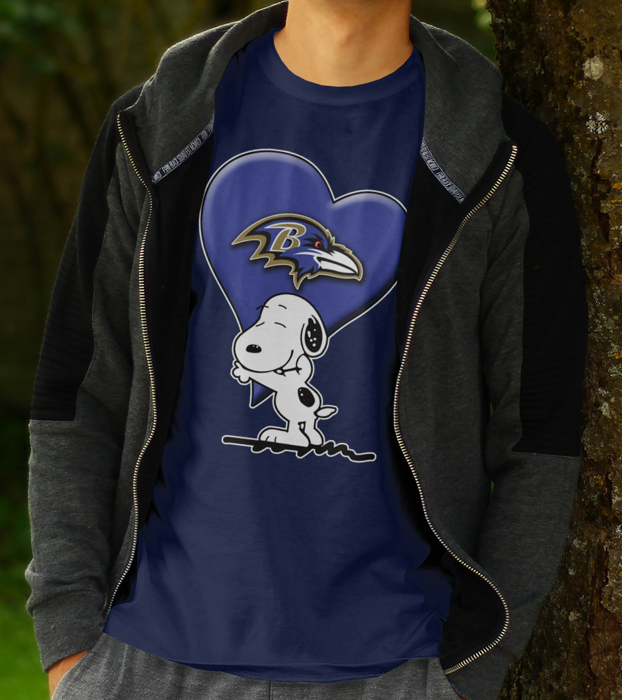 Snp V1 Baltimore Ravens Heart And Snoopy Hug T-Shirt