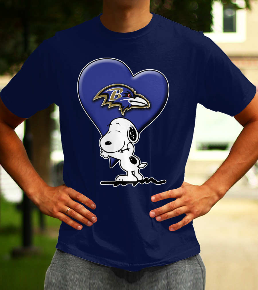 Snp V1 Baltimore Ravens Heart And Snoopy Hug T-Shirt