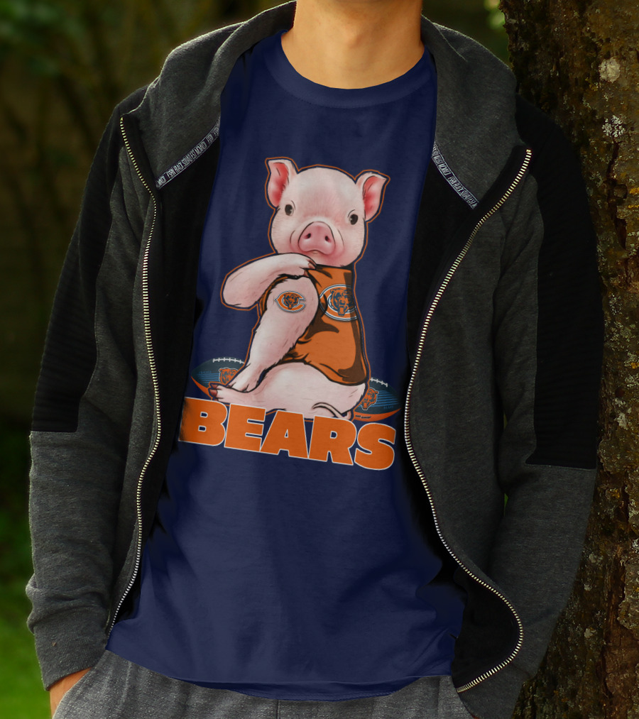 Pig In Chicago Bears Jersey With Football And Logo BEARS T-Shirt