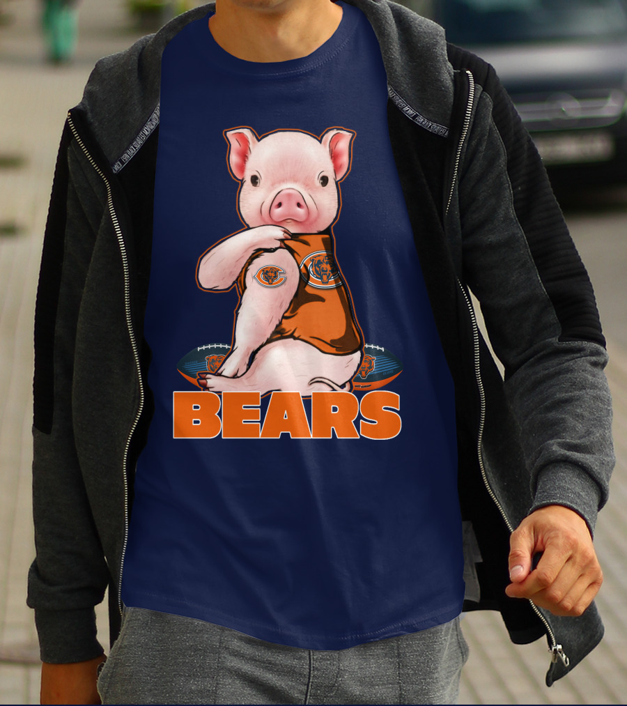 Pig In Chicago Bears Jersey With Football And Logo BEARS T-Shirt