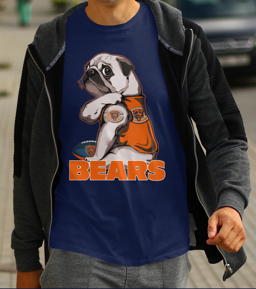 Pug Chicago Bears Football Fan With Team T-Shirt