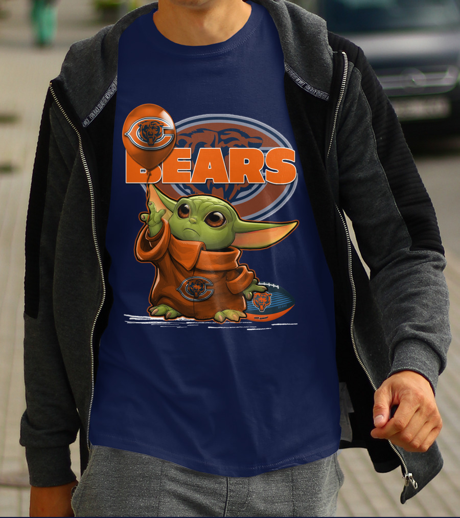 Yoda Chicago Bears Balloon And Football T-Shirt