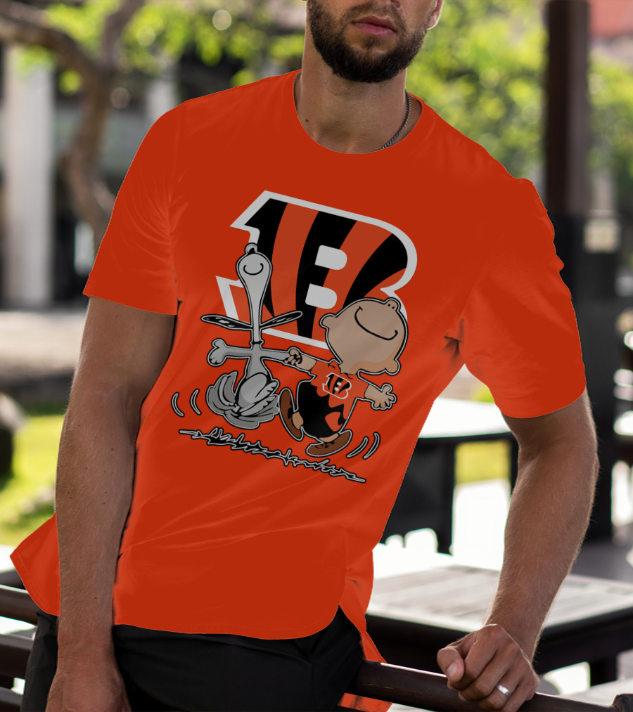 Cincinnati Bengals Peanuts Collaboration With Snoopy And Charlie Brown Dancing T-Shirt