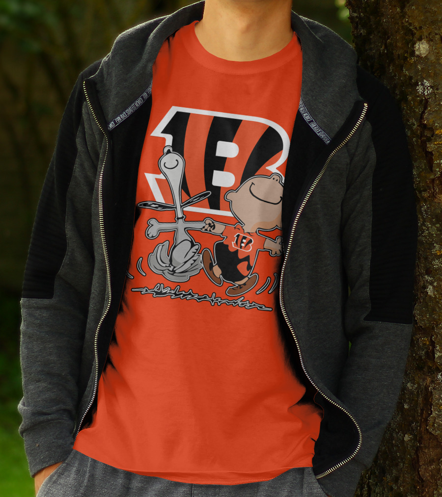Cincinnati Bengals Peanuts Collaboration With Snoopy And Charlie Brown Dancing T-Shirt