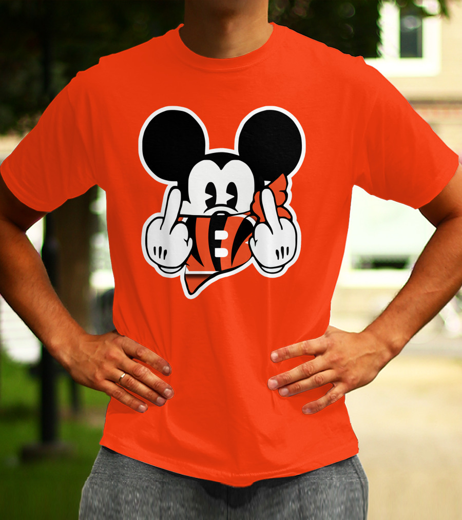 Cincinnati Bengals 29 Mickey Mouse Football Fan Gesture T-Shirt