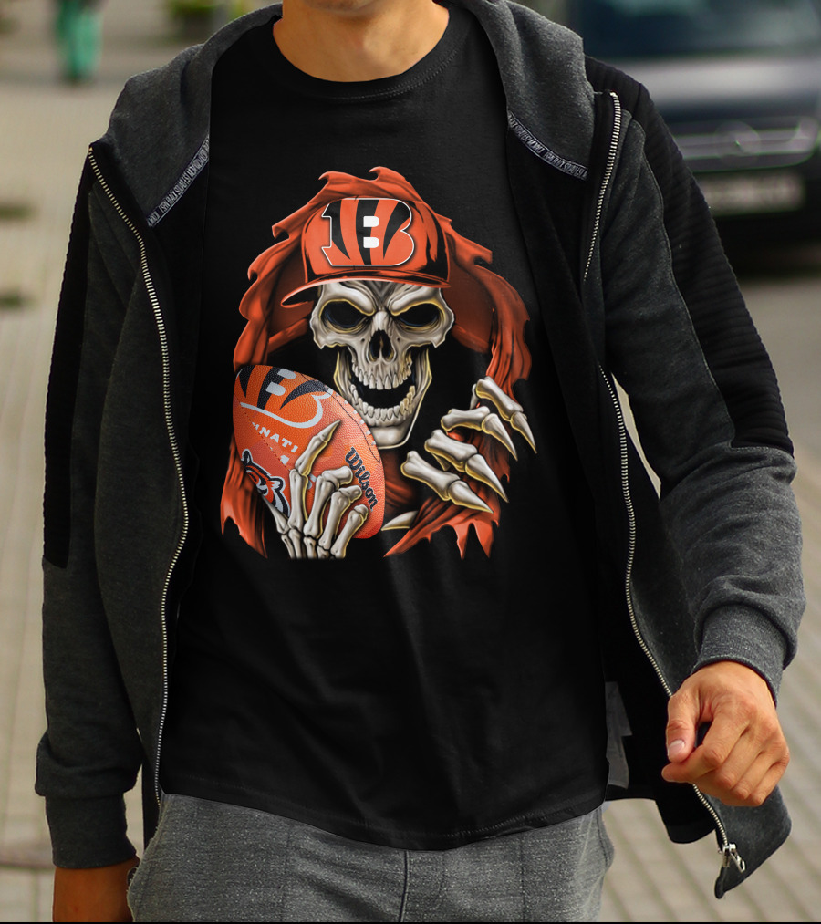Skullbong Cincinnati Bengals Skeleton Holding Wilson Football With Team Logo In Hat And Cape T-Shirt