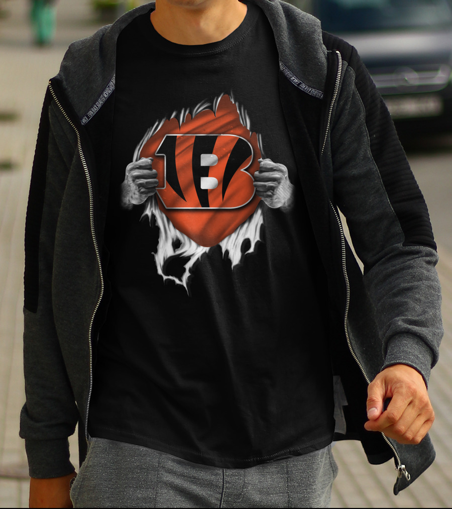 Torn B Logo Cincinnati Bengals Fan T-Shirt