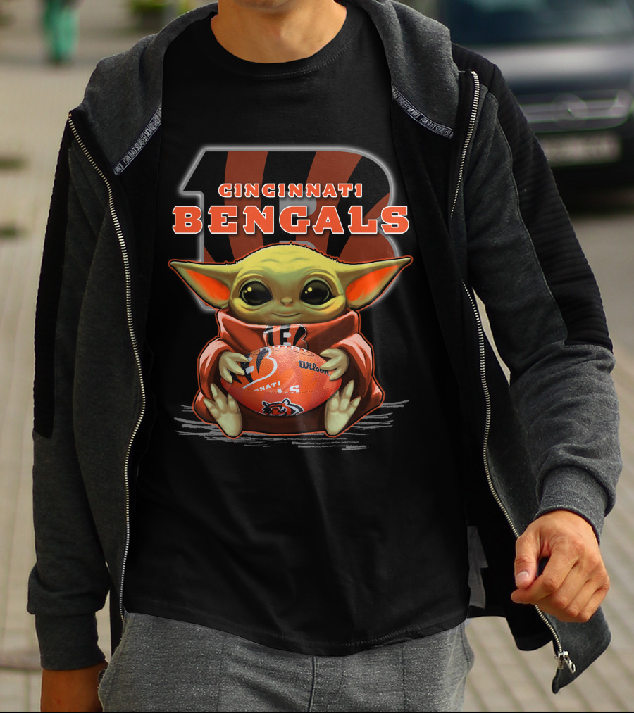 Cincinnati Bengals Yoda Holding Football T-Shirt