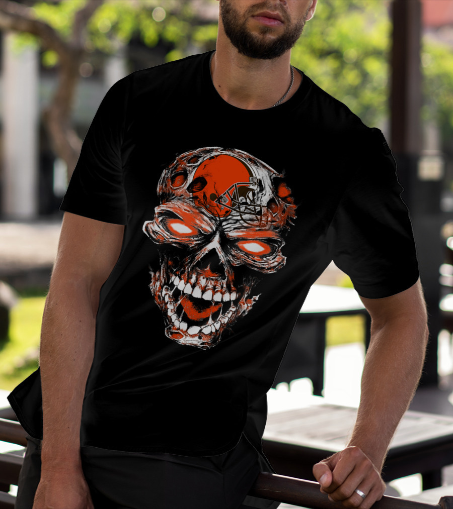 Cleveland Browns Skull Design 43 Orange Helmet Football Fan T-Shirt